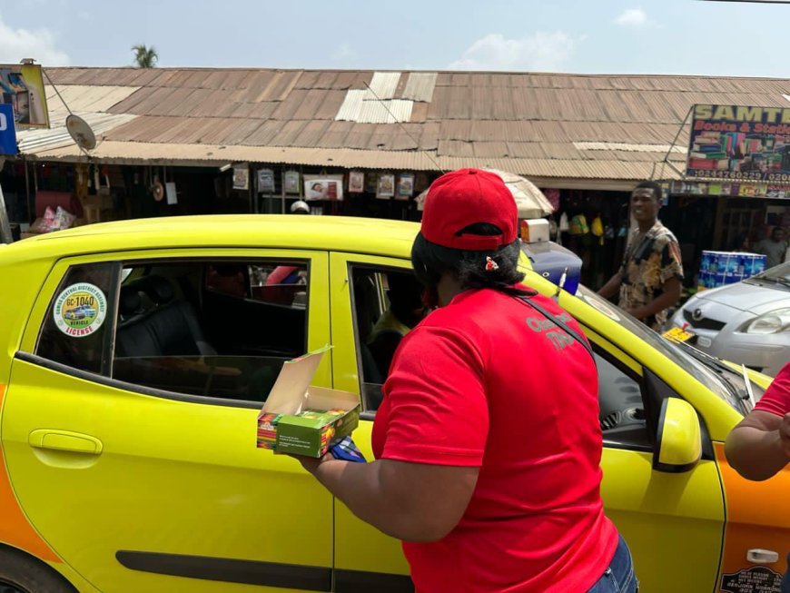 Parliamentary candidate for Agona West celebrates #Valentine with traders