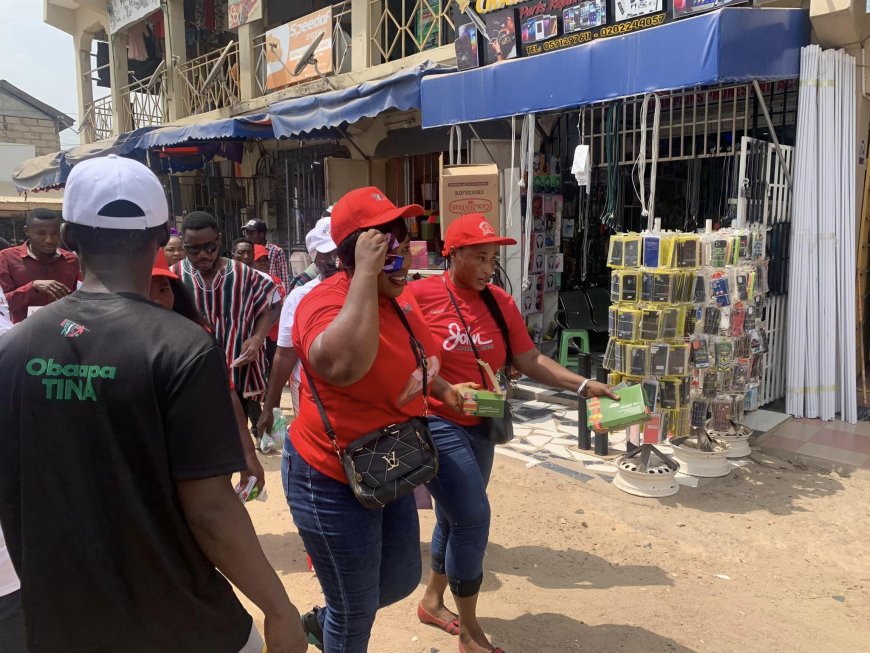 Parliamentary candidate for Agona West celebrates #Valentine with traders