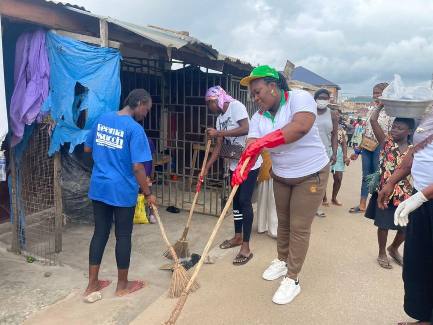 Agona West NDC PC ,Ernestina Ofori Dangbey joins Swedru Akwambo General Cleaning Exercise