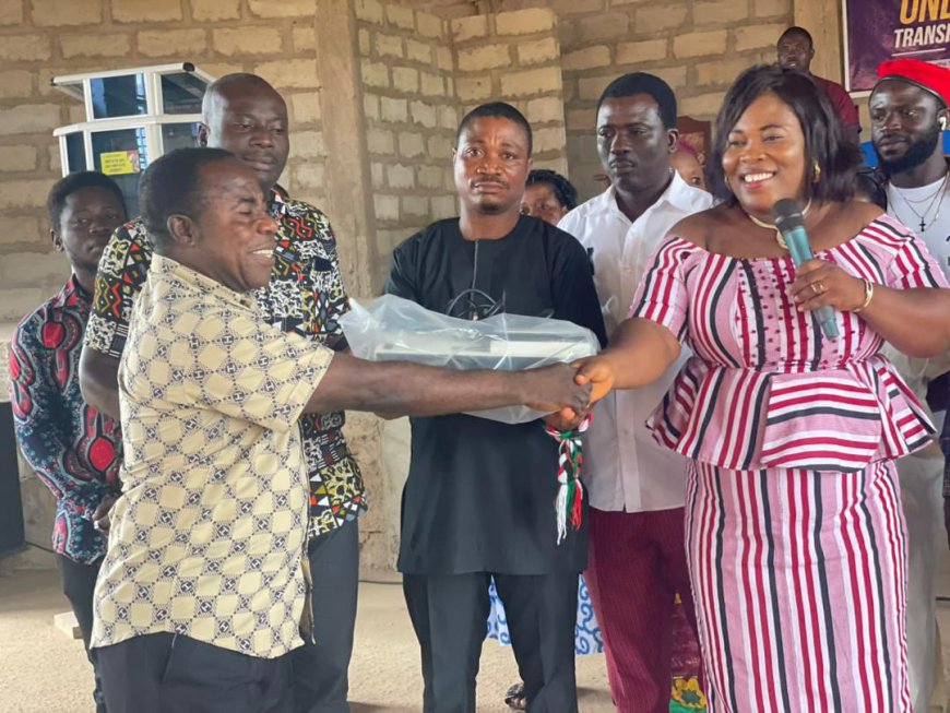 HALLELUJAH MOMENT: OBAAPA TINA SHOWERED WITH PRAYERS AS NKUM AND BOBIKUMA CHURCH OF PENTECOST RECEIVED PROJECTOR DONATION!